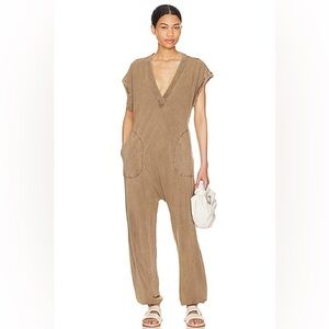 FP Movement Hot Shot V-neck Onesie in Oregano
FREE PEOPLE
Size small
